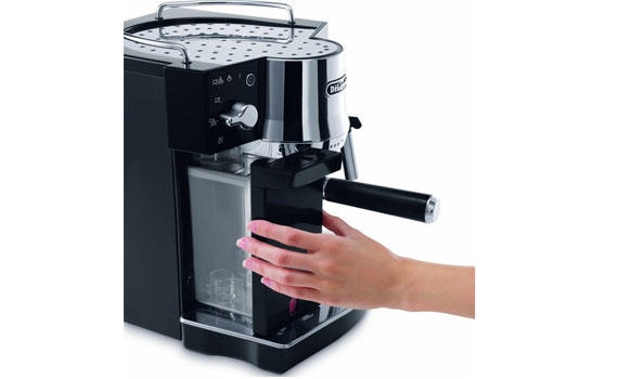 Thiết kế máy pha cà phê Delonghi EC820.B sang trọng, hiện đại