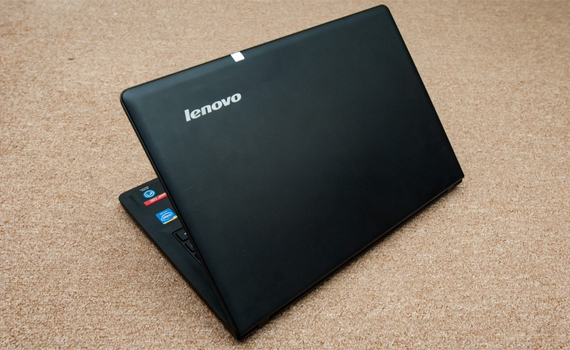 Máy tính xách tay Lenovo Ideapad 300 thiết kế đẹp mắt