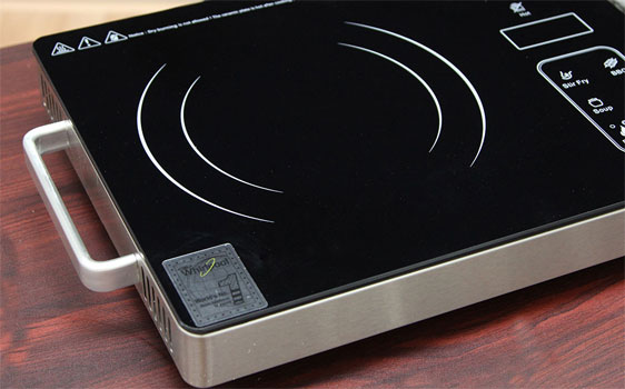 Bếp hồng ngoại Whirlpool ACT312/BLV trang bị mặt kính cường lực