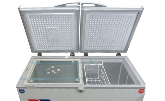Tủ đông Sanaky VH-6699W1 có ngăn đông và ngăn lạnh
