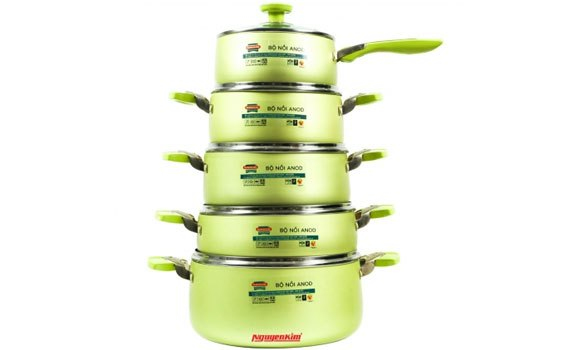 Bộ nồi Sunhouse SH9955 gồm 5 chiếc, độ bền cao.