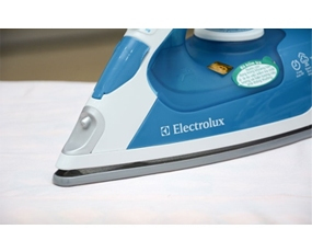 Bàn ủi hơi nước Electrolux ESI525 ngắt điện tự động