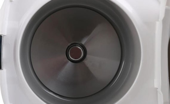 Nồi cơm điện Hitachi RZ-VMC10Y trang bị mâm nhiệt tiện dụng