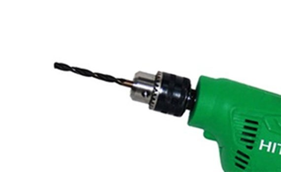 Máy khoan Hitachi D10VST với mũi khoan chắc chắn