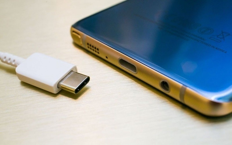 Cổng kết nối USB - C trên Galaxy Note 7
