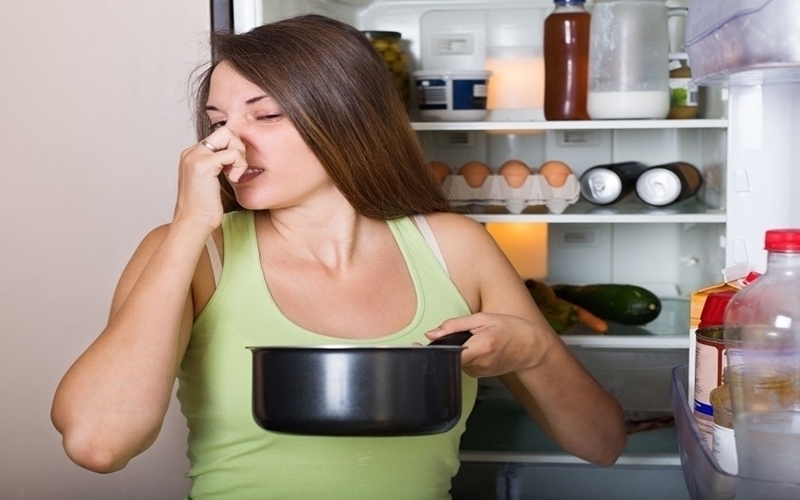 Tủ lạnh nhà bạn sẽ mất mùi hôi khó chịu nếu cho vào vài lát chanh