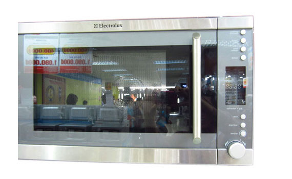 Lò vi sóng ELECTROLUX EMS3047X giá tốt chỉ có tại Nguyễn Kim.