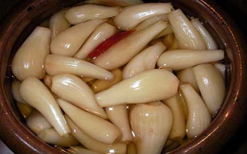 Ngâm củ kiệu ăn liền với hỗn hợp nước giấm đường