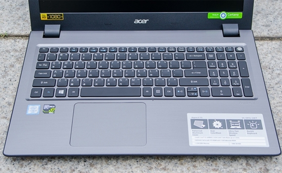 Máy tính xách tay Acer V5-591G trang bị bàn phím cực êm