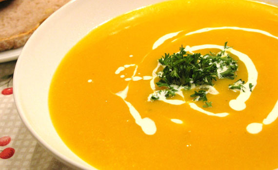 Bếp điện từ Torino CE1308CCG có công suất 2000W