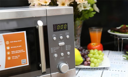 Lò vi sóng Electrolux EMS2047X với nhiều công suất nấu tiện lợi