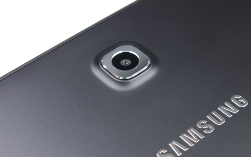Camera sau ấn tượng tới 12MP (Hình ảnh minh họa)