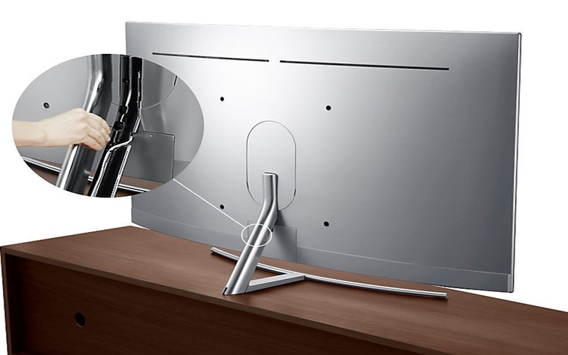 Chân đế tivi được thiết kế luồn dây cáp bên trong