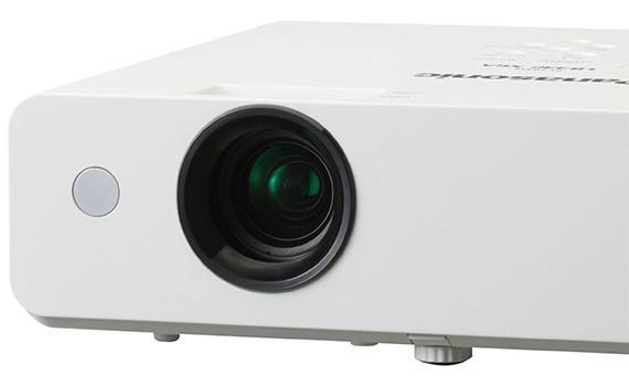 Bóng đèn của máy chiếu Panasonic PT-LB332A có tuổi thọ đến 10 ngàn giờ