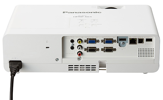 Máy chiếu Panasonic PT-LB332A có các kết nối HDMI, VGA, USB, LAN