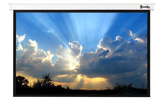 Máy chiếu Panasonic PT-LB332A có độ phân giải XGA (1024 x 768 pixels)