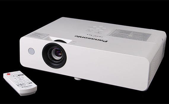 Máy chiếu Panasonic PT-LB332A có độ tương phản cao