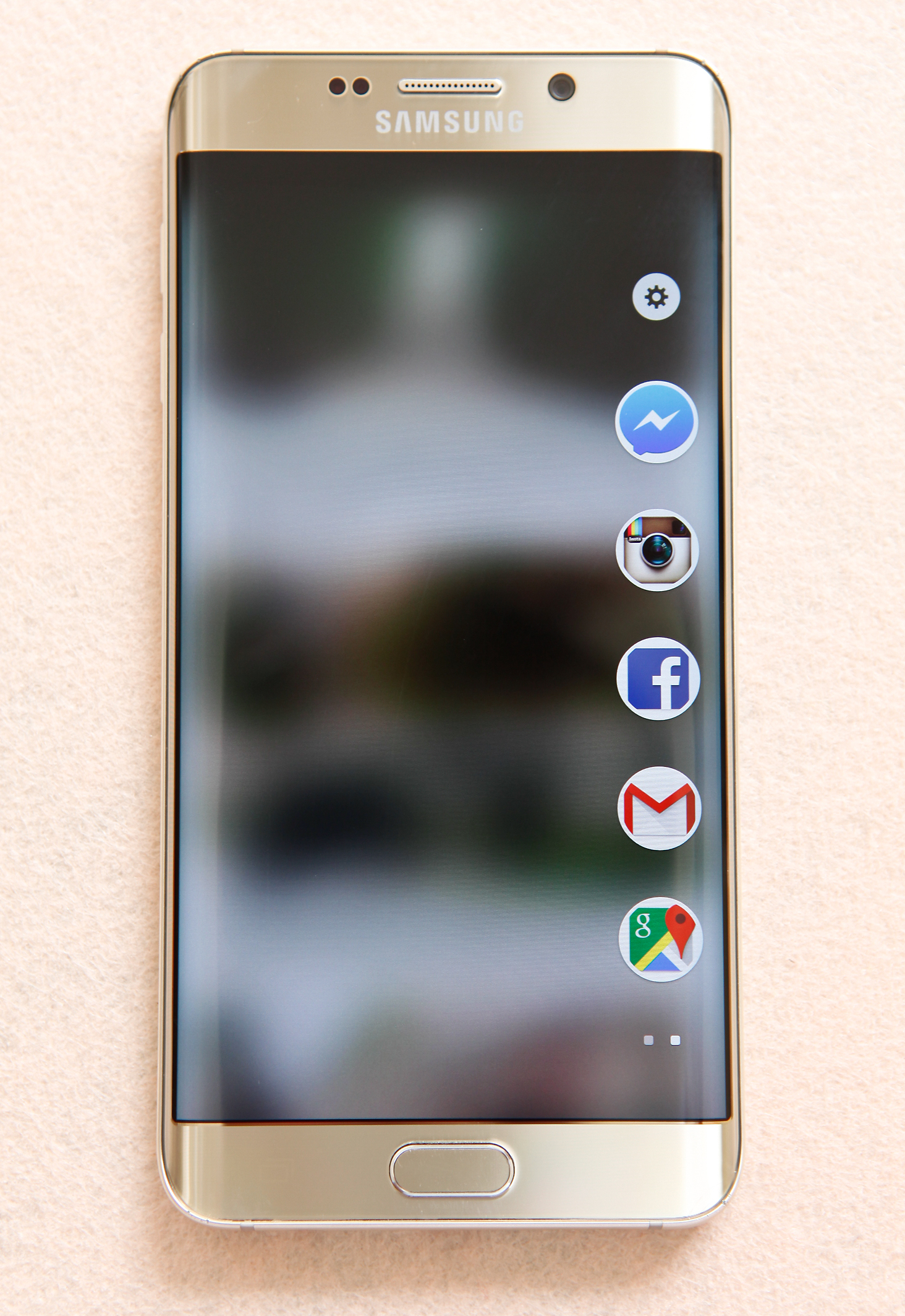 Samsung Galaxy S6 Edge Plus màn hình cong trung thực