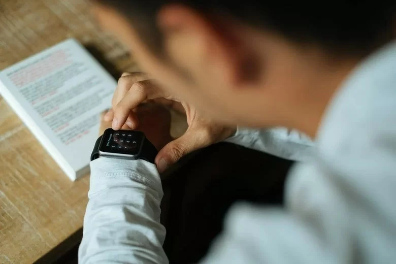 How to set a password for your smart watch