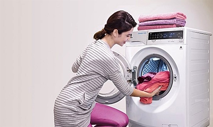 Máy giặt Electrolux Inverter 9kg EWF9025BQWA - Thêm quần áo tiện lợi