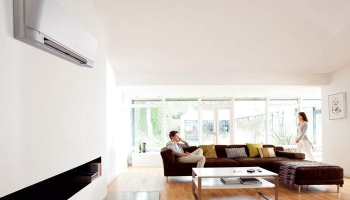 Cửa kính sẽ dễ hấp thụ nhiệt, khiến máy lạnh hoạt động công suất cao hơn