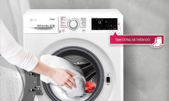 Máy giặt LG Inverter 8 Kg FC1408S3E - thêm đồ trong khi giặt