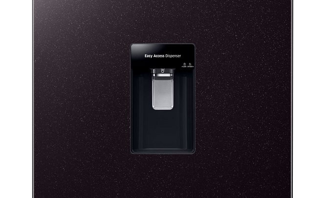 Tủ lạnh Samsung Inverter 319 lít RT32K5932BY - Ngăn lấy nước ngoài tiện lợi