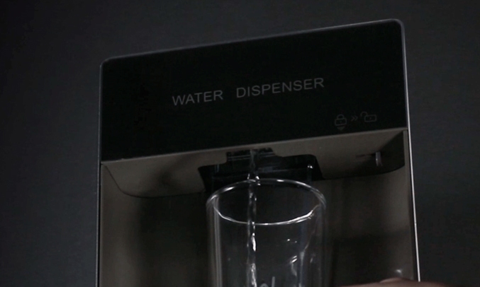 Tủ lạnh Aqua Inverter 317 lít AQR-IW338EB (BS) ngăn lấy nước bên ngoài