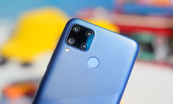 Điện thoại Realme C15 Bạc Hải Âu - Cụm 4 camera nổi bật