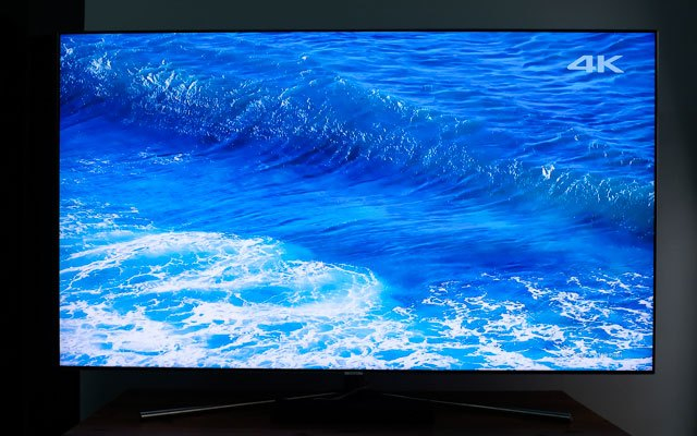 Trải nghiệm ban đầu cho thấy, chiếc tivi QLED Samsung QA65Q7FAMKXXV cho độ hiển thị màu rất tốt, hơn nữa vùng chuyển màu cũng rất mượt mà và nhìn ở mọi góc độ vẫn đảm bảo được chất lượng tối ưu.