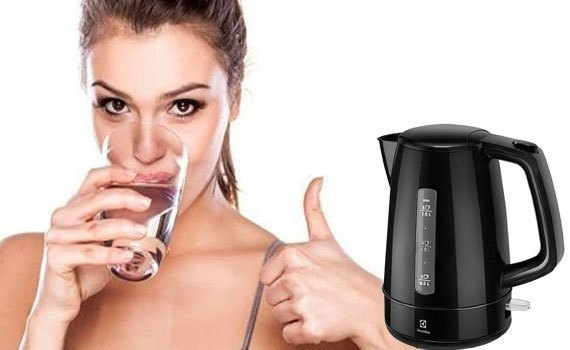 Ấm đun nước Electrolux EEK1303K an toàn khi sử dụng