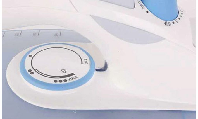 Bàn ủi hơi nước Braun TS725A nhỏ gọn