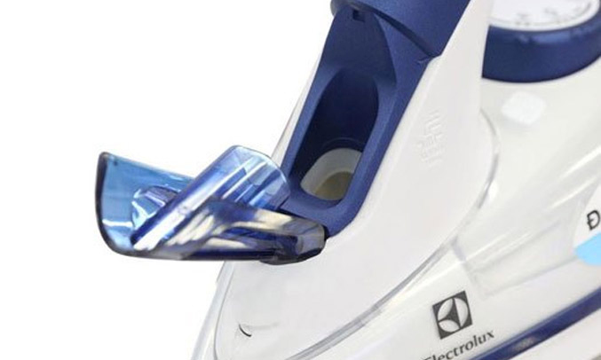Bàn ủi hơi nước Electrolux ESI6123 chống trầy