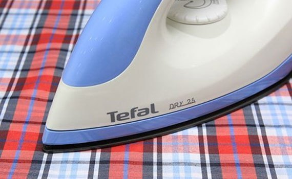 Mua bàn ủi hơi nước ở đâu tốt? Bàn ủi hơi nước Tefal FS2525
