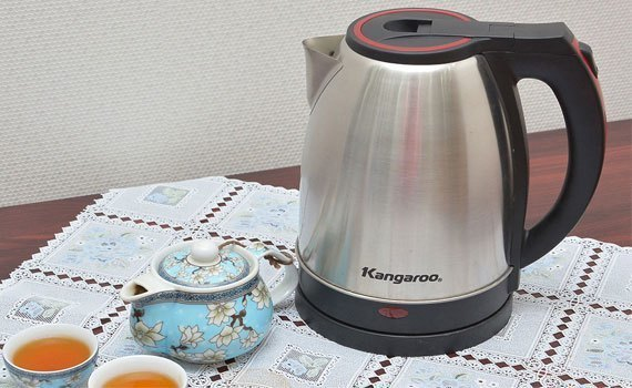 Ấm đun siêu tốc Kangaroo KG338 có chất liệu bền bỉ giá tốt tại Nguyễn Kim