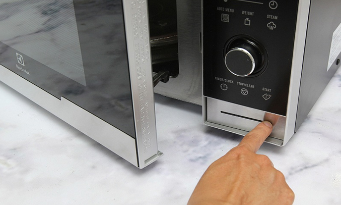 Lò vi sóng Electrolux EMS3087X đa chức năng