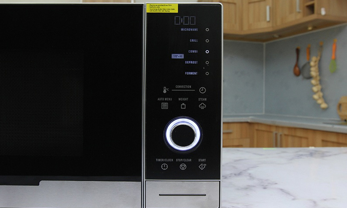 Lò vi sóng Electrolux EMS3087X sử dụng dễ dàng với nút bấm điện tử