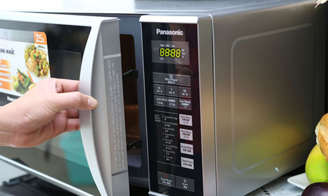 Lò vi sóng Panasonic NN-ST342MYUE 25 lít thiết kế hiện đại