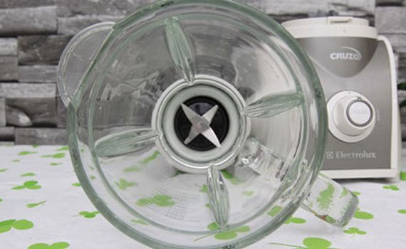 Máy xay sinh tố Electrolux EBR2601 có công suất 500W