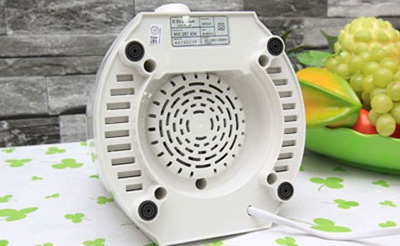 Máy xay sinh tố Electrolux EBR2601rất tiện dụng