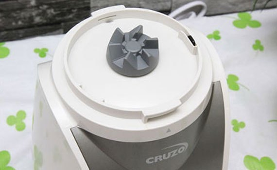 Chức năng xay khô và nghiền đá của máy xay sinh tố Electrolux EBR2601