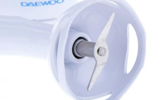 Máy xay cầm tay Daewoo DEB-JZ150 có lưỡi dao bằng thép không gỉ