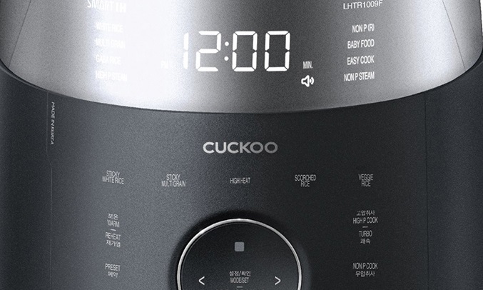 Nồi cơm điện Cuckoo 1.8 lít CRP-LHTR1009F Đen - Bảng điều khiển cảm ứng