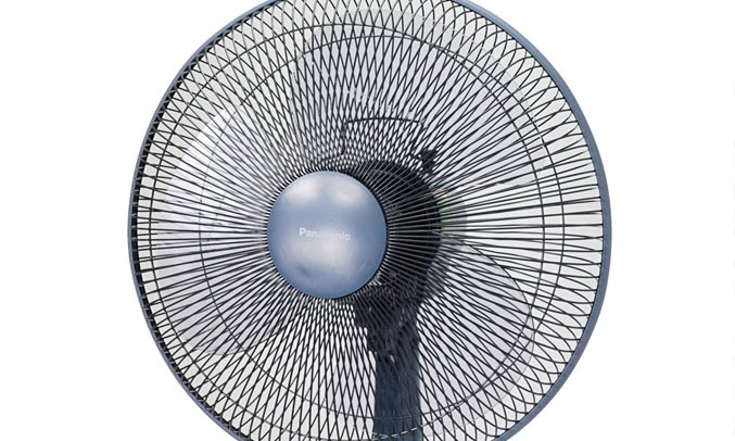 Quạt đứng Panasonic F-400C an toàn