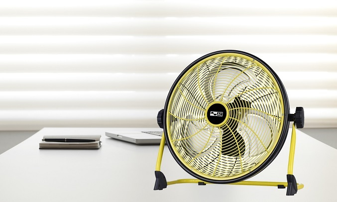 Quạt sạc 10W AC ARF01D113 - Thiết kế nhỏ gọn