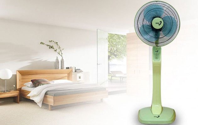 Quạt đứng được đặt trên mặt phẳng như sàn nhà