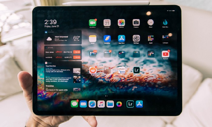 Máy tính bảng iPad Pro 11 inch Wifi 128GB MY252ZA/A Xám (2020) - Nhận diện khuôn mặt FaceID Máy tính bảng iPad Pro 11 inch Wifi 128GB MY252ZA/A Xám (2020) - Thời lượng pin lên đến 10 giờ