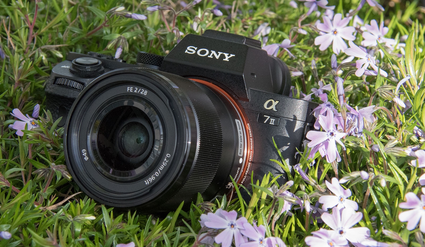 Máy ảnh Sony Alpha ILCE-72M2K cảm biến Exmor™ CMOS full-frame 35mm 24.3 megapixel