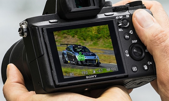 Máy ảnh Sony Alpha ILCE-72M2K thân máy hợp kim magiê chắc chắn