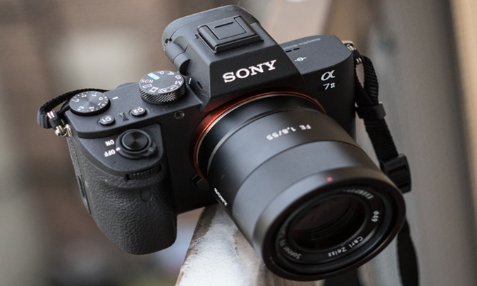 Máy ảnh Sony Alpha ILCE-72M2K tính năng full-frame trong thiết kế nhỏ gọn